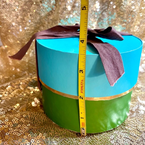 Kate Spade Box - Picture 15 of 16